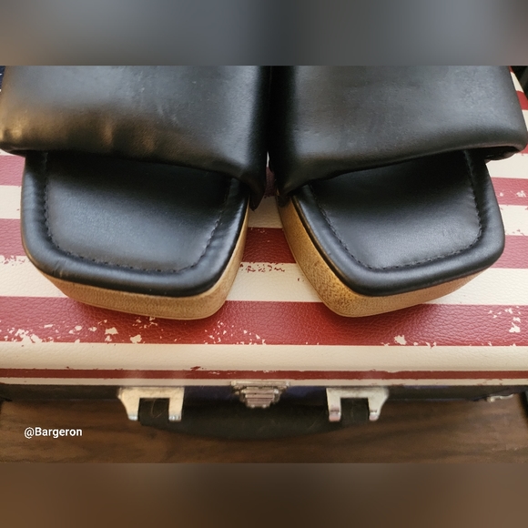 Beautiful Steve Madden slides. - Picture 6 of 7